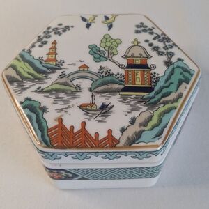 Coalport Chinese Willow Pattern Bone China Hexagonal Trinket Jewelry Box EUC